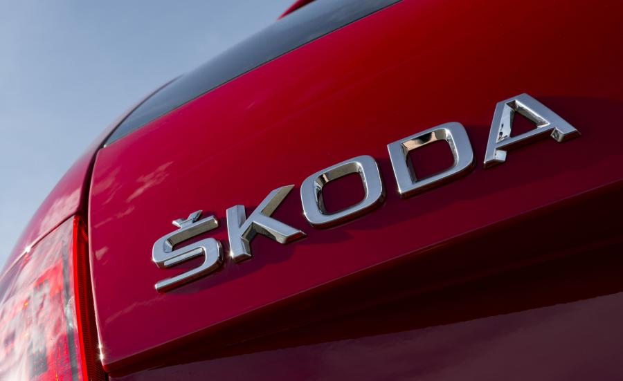 Логотип Skoda Octavia Estate 2017 года  (UK) (фото 8 из 17)
